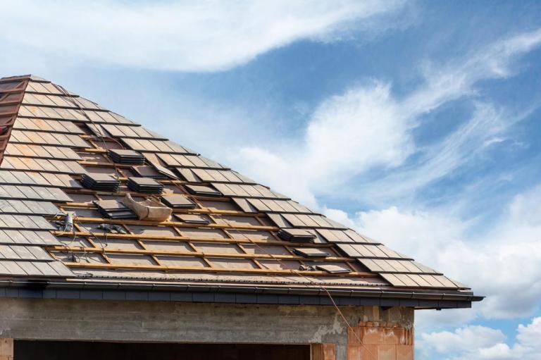 Nos conseils pour une installation de toiture réussie à Hautmont